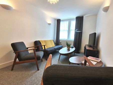 2 bedroom flat to rent - Photo 3