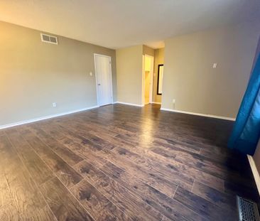 For Lease - 21 Karendale Street, Barrhaven, Ontario - Photo 3