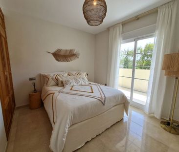 3 bedroom luxury Townhouse for rent in Nueva Andalucia, Spain - Photo 6