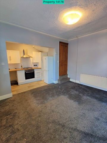 4 bedroom terraced house to rent - Photo 2
