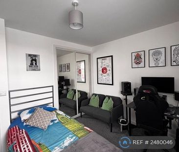 2 bedroom flat to rent - Photo 2