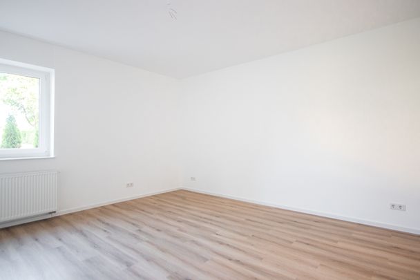 Kernsanierte Erdgeschosswohnung mit Garten, Einbauküche und Wintergarten in Bielefeld Stieghorst - Photo 1