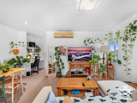 Resort Style 2-bedroom West End - Photo 5