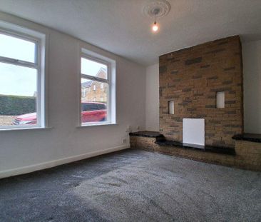 3 bedroom end of terrace house to rent - Photo 1