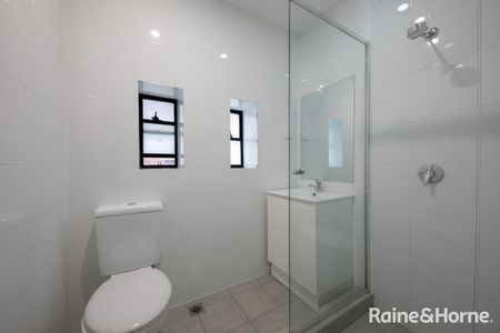 Furnished One Bedroom apartment perfectly situated in Kingsford! - Photo 5