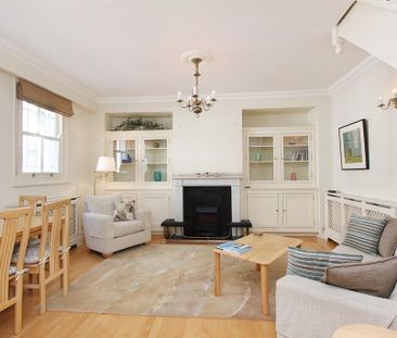 2 bedroom mews to rent - Photo 1