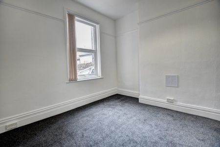 1 bedroom ground floor flat to rent - Photo 3