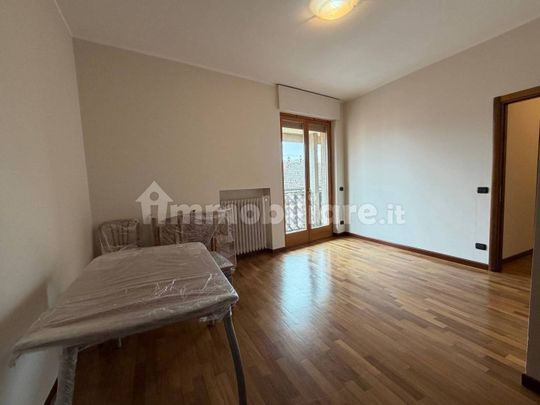 Quadrilocale via Vincenzo Gioberti 8, Centro, Alba - Photo 1