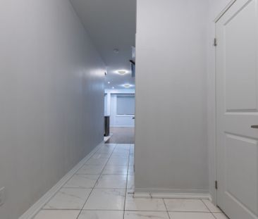 For Lease - 110 yale Drive, Hamilton, Ontario - Photo 2