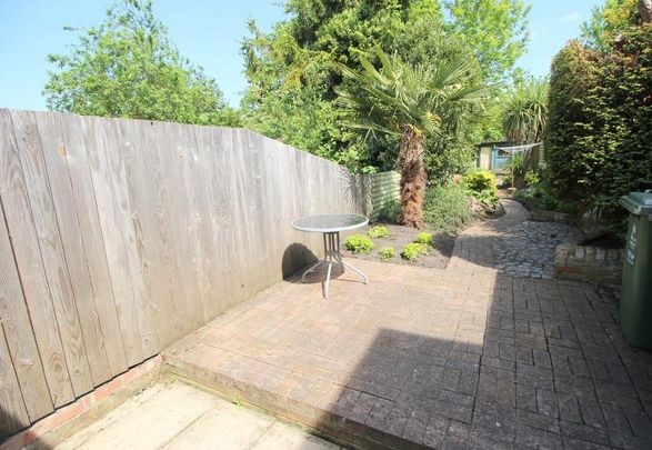 2 bedroom terraced house to rent - Photo 1