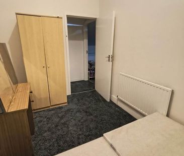 Room in a Shared House, Eastern Avenue, IG2 - Photo 6