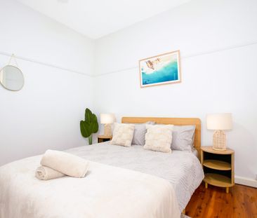 Coastal Lifestyle Apartment with Private Courtyard in the Heart of ... - Photo 3