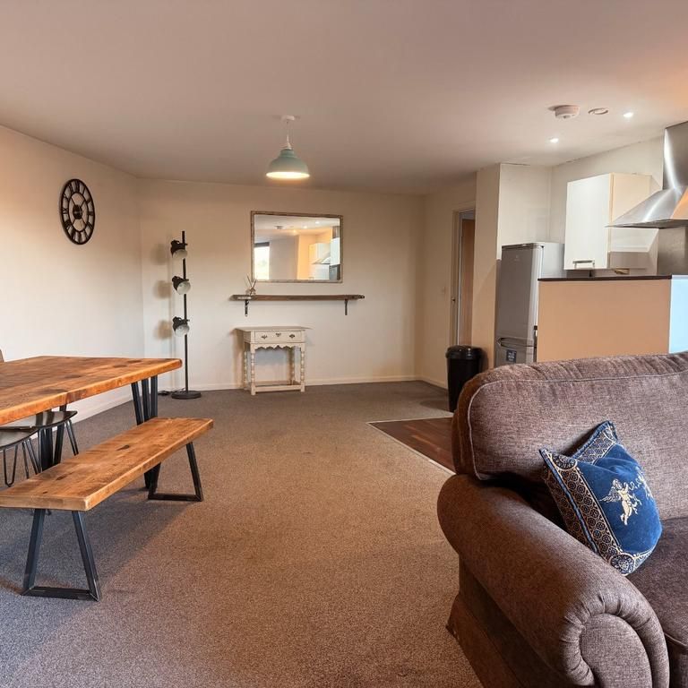 2 bedroom flat to rent - Photo 1