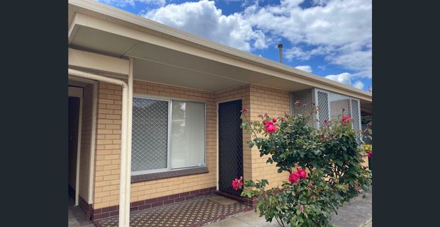 Quiet, Spacious & Well-Presented Unit in a Small Group - Photo 1