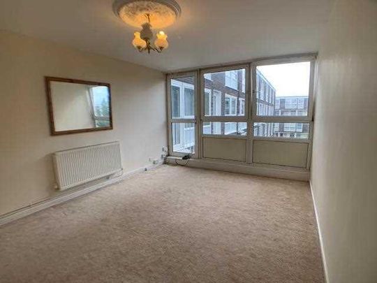 3 bedroom flat to rent - Photo 1