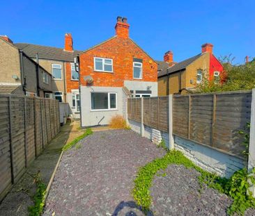 4 bedroom terraced house to rent - Photo 1