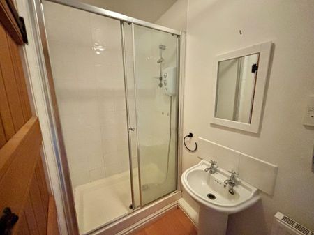 Winsford, Darnhall - Photo 3