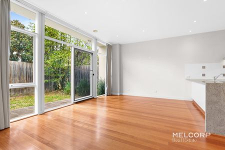 MODERN COMFORT - UNFURNISHED - Photo 5