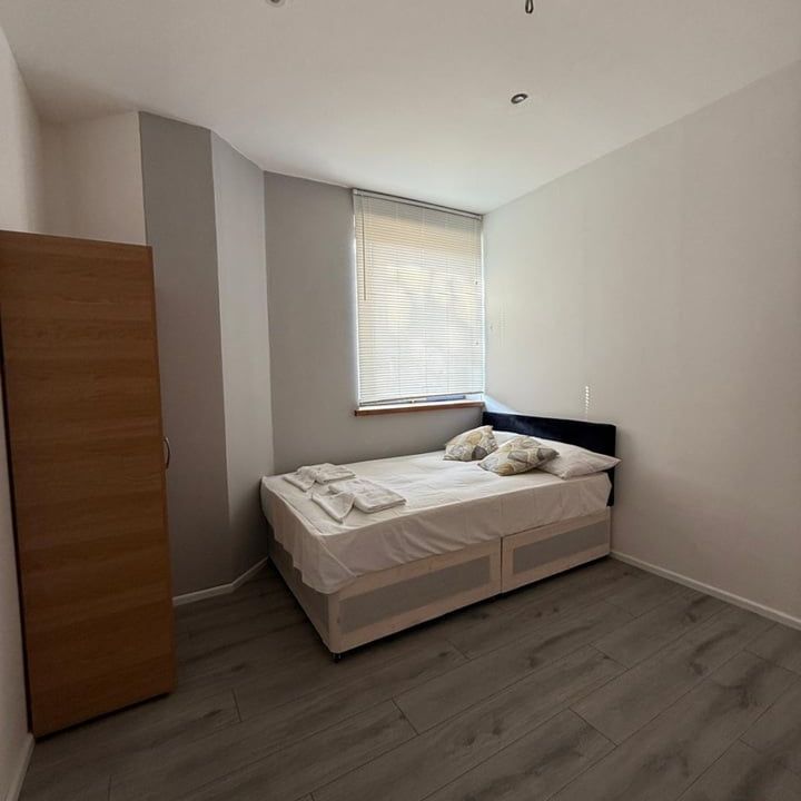 Room in a Shared House, Manchester Road, E14 - Photo 1