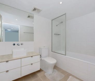 luxury Living in the Heart of Townsville - Photo 3