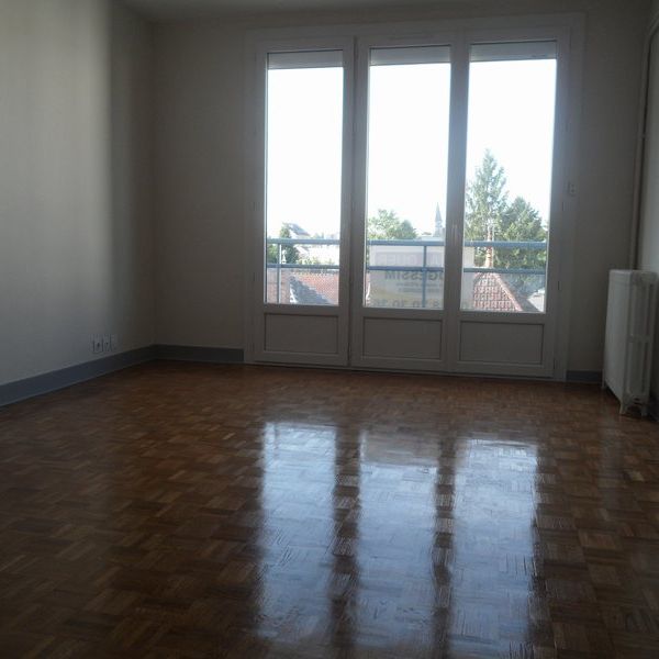Location Appartement 4 pièces 68m² BOURGES 18000 - Photo 1