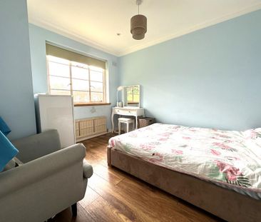 4 bedroom flat to rent - Photo 3