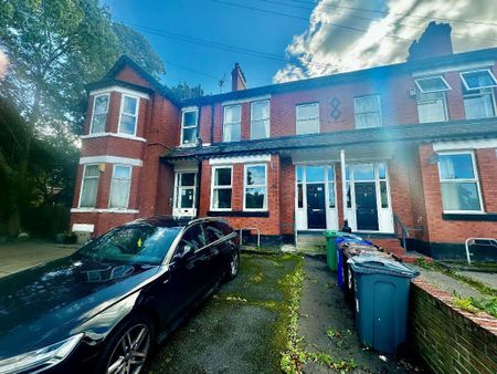 10 bedroom detached house to rent - Photo 3