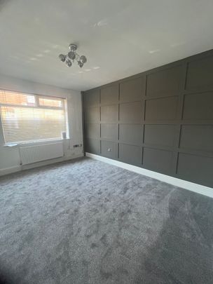 East Street, Radcliffe - Photo 1