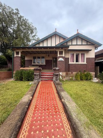 Beautiful 3-Bedroom Home in Prime Ashfield Location - Photo 5