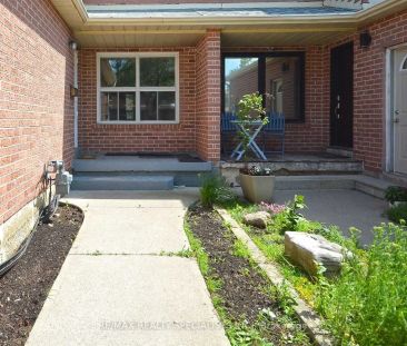 52 Donna Drive #Upper - Photo 6