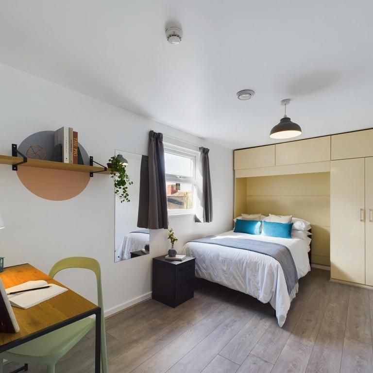 126 bedroom house share to rent - Photo 1
