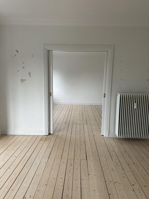 <b>Nyrenoveret 3-værelses lejlighed i Aalborg Vestby</b> - Photo 1
