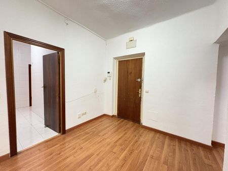 Piso de alquiler en De Antonio Toledano, Fuente del Berro - Photo 2