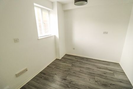 Conway Gardens, Grays - Photo 3