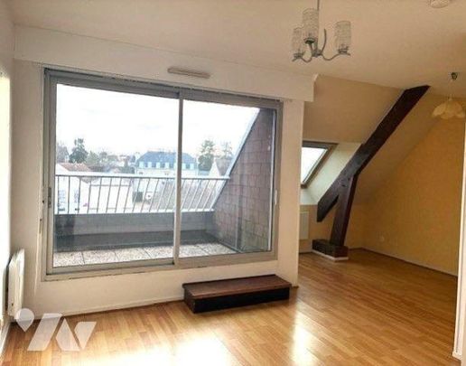 A LOUER : Un appartement de type F1 Bis de 35m² situé au 4ème étage avec ascenseur à AVALLON R... - Photo 1