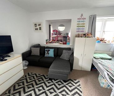 3 bedroom terraced house to rent - Photo 6