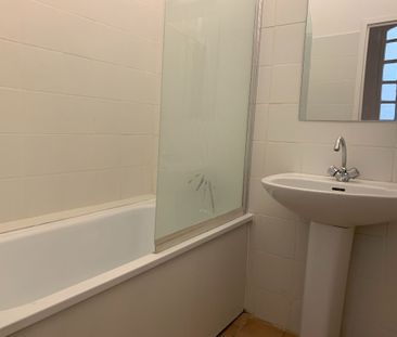 Location Appartement 1 pièce 28m² AIX EN PROVENCE 13100 - Photo 4