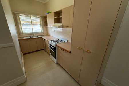 2 Bedroom + Study - Photo 4
