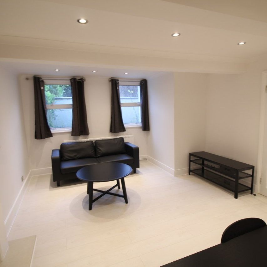 2 Bed Flat, Bedford Hill, SW12 - Photo 1
