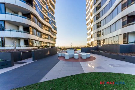 “Stunning Apartment with Spectacular Views” - Photo 4