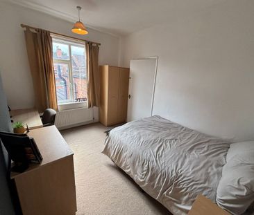 33 Paget Street - New kitchen Loughborough - Photo 2