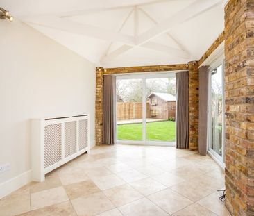 4 bedroom detached house to rent - Photo 1