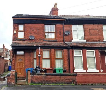 5 bedroom end of terrace house to rent - Photo 2