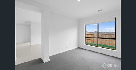 Family Home for Lease – 14 Strathfield Court, Cranbourne East - Photo 2