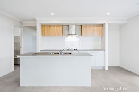 21 Hutchison Road, Mambourin. - Photo 2