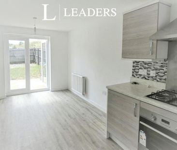 3 bedroom detached house to rent - Photo 3