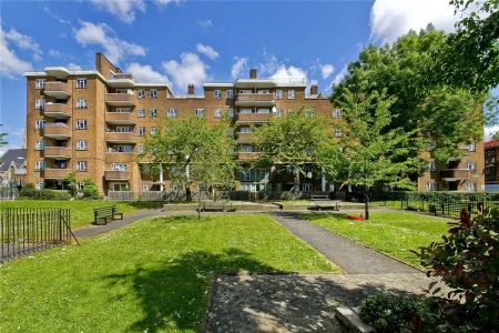 4 bedroom maisonette in Kentish Town - Photo 3