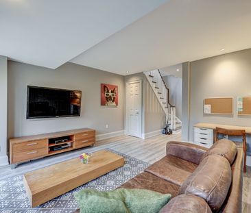 For Lease - 8 Burgon Place, Aurora, Ontario - Photo 2