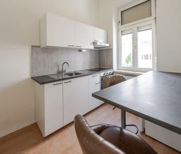 Sanierte Altbauwohnung in zentraler Lage, Nahe Citypark! - Photo 3