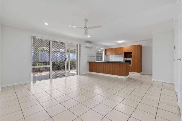 REFRESHED LOW-SET VILLA IN STUNNING MANLY CREST ESTATE - Photo 1